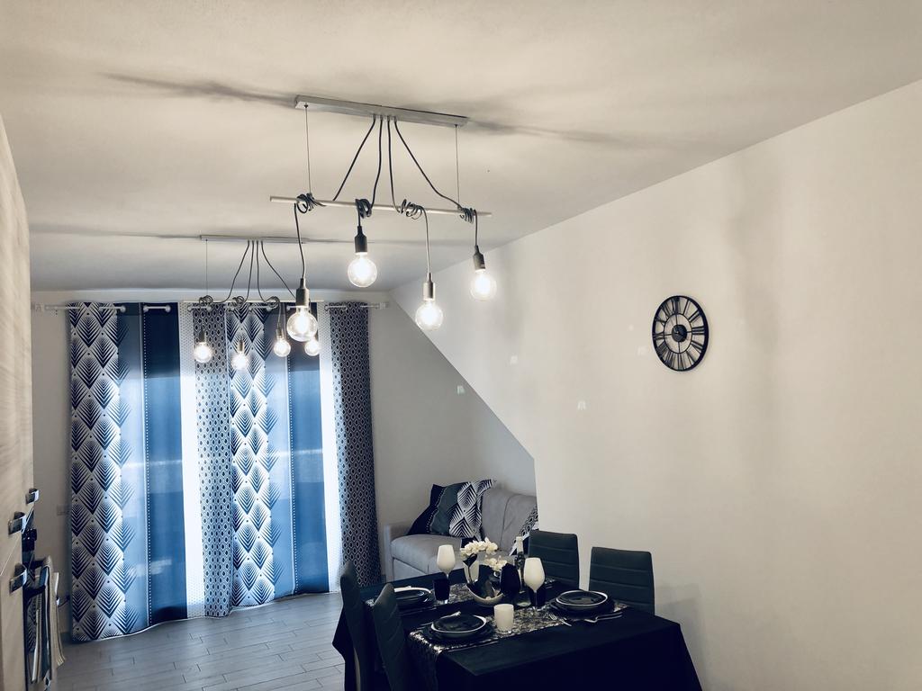 LUXURY03.jpg